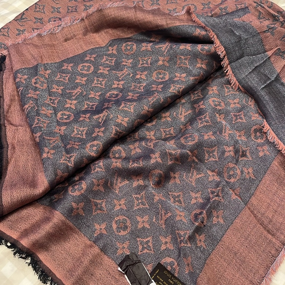 Louis Vuitton shawl